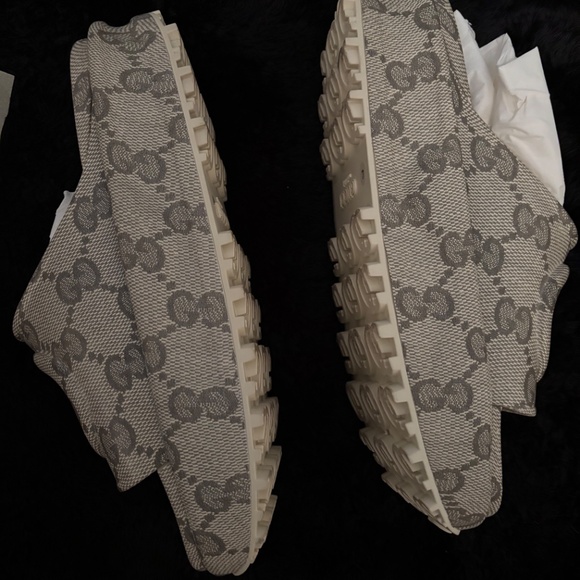 Gucci GG Slide Sandal - Picture 3 of 8